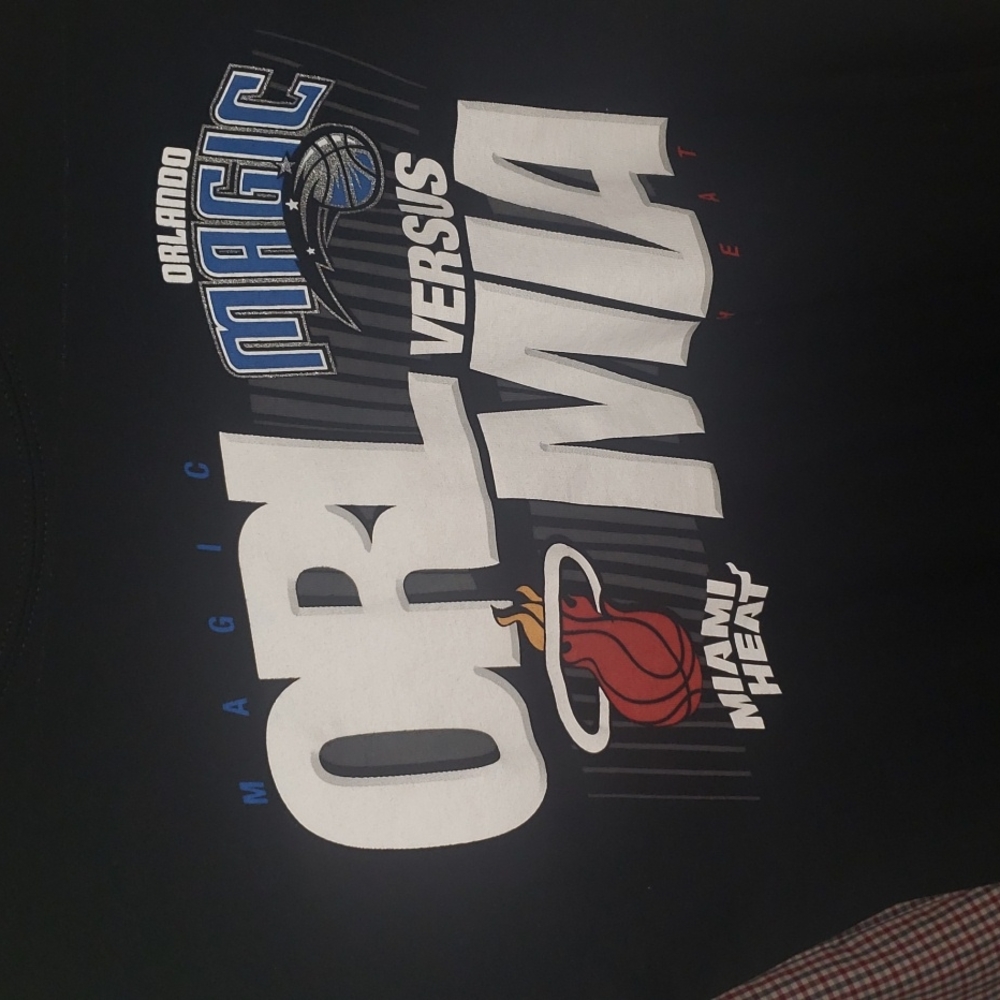 Basketball shirt medium